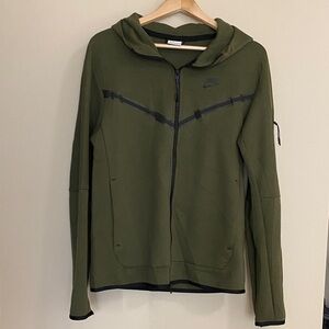 Nike tech Men's Dark Green Hooded Jacket size small
